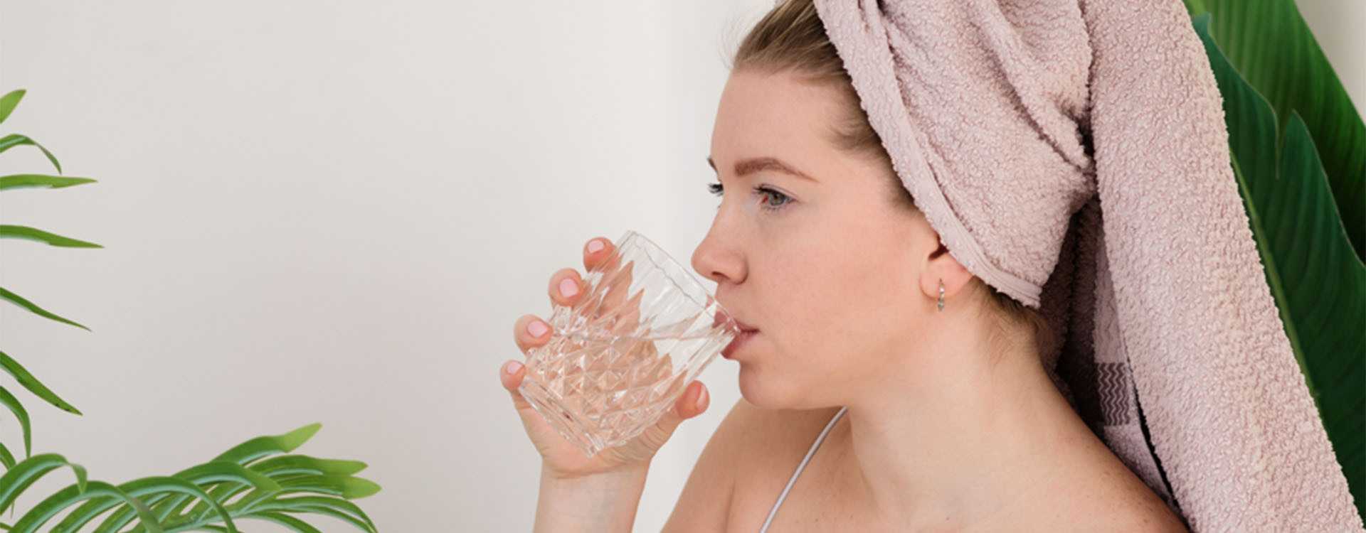 How much water should you drink per day? A complete guide to losing weight, detoxing, and improving