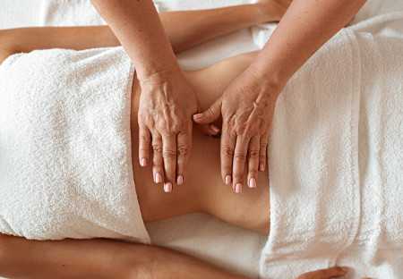 Postnatal massage: benefits and when to have it