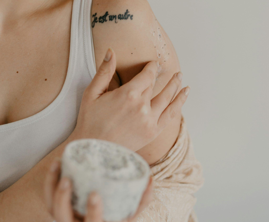 Scrub: what it is, how to do it, where to apply it, and what it's for